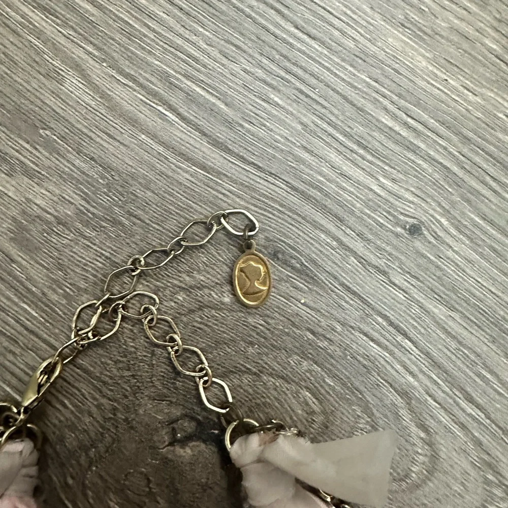 NWT Free People & Ariana Ost River Layer Necklace in Gold and Cream - Picture 11 of 12